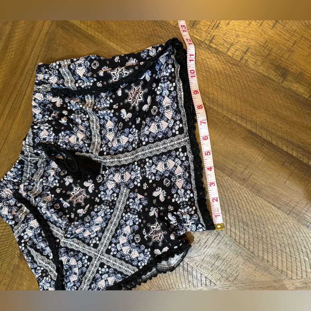Shosho Blue and White Patterned Shorts - Picture 8 of 12